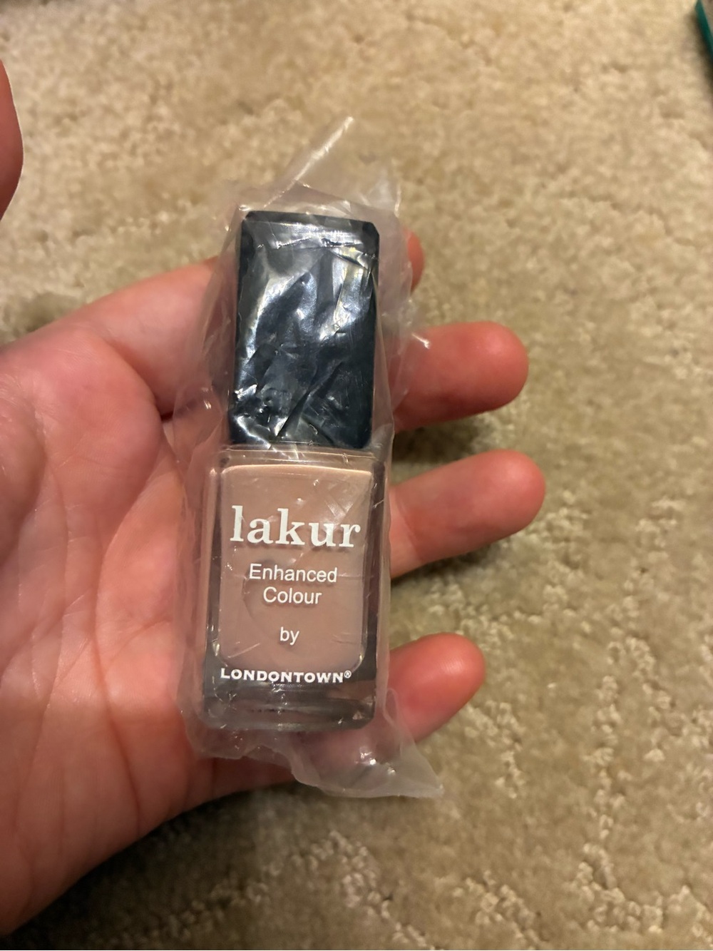 Londontown lakur enhances color in Rose latte new no box